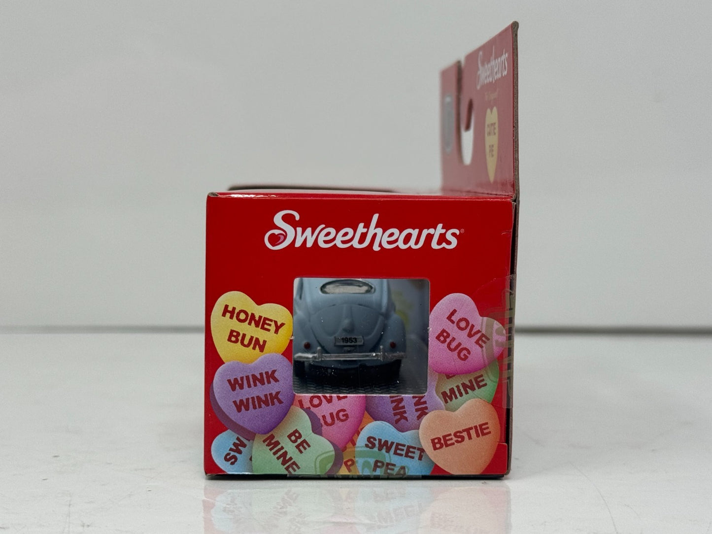 M2 Machines Sweethearts 1953 VW Beetle Deluxe European Model 1:64 Diecast