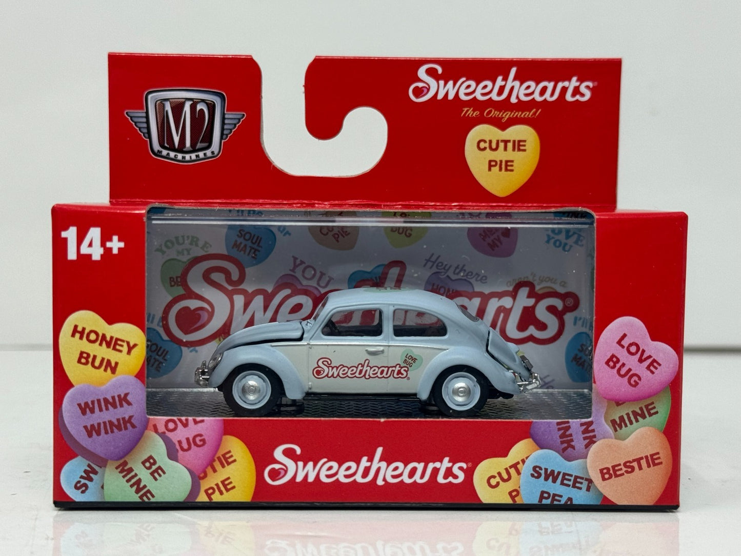 M2 Machines Sweethearts 1953 VW Beetle Deluxe European Model 1:64 Diecast
