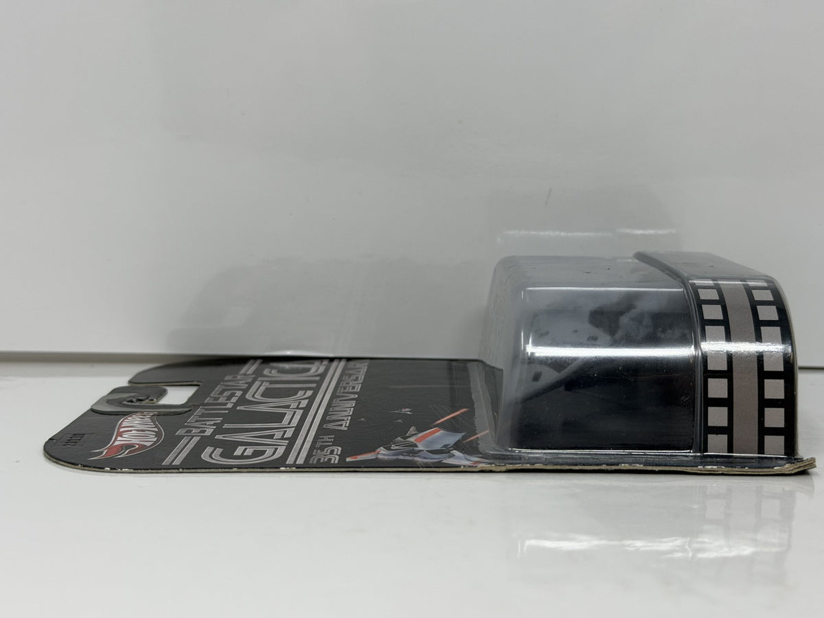 Hot Wheels Retro Entertainment Battlestar Galactica Cylon Raider 1:64 Diecast