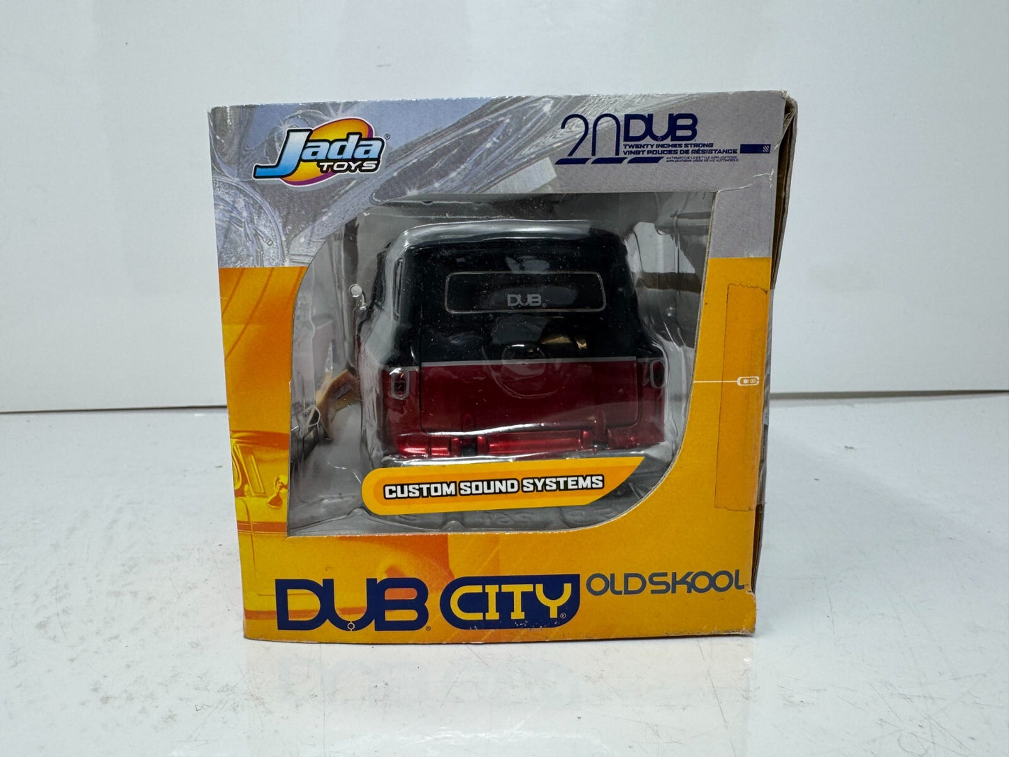Jada Dub City 1957 Chevy Suburban 1:24 Diecast Colorado Custom Wheels 22 Inch