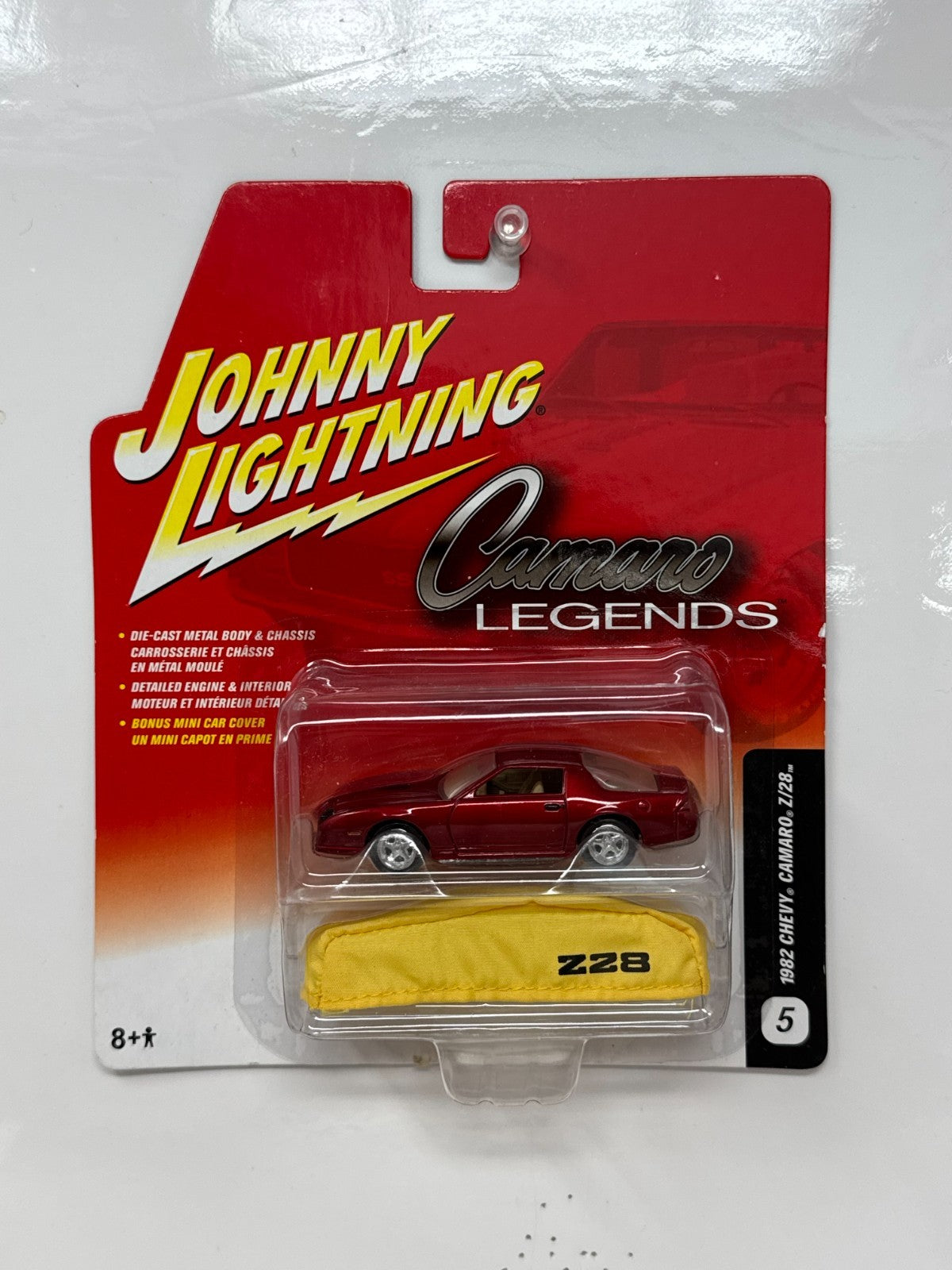 Johnny Lightning Camaro Legends 1982 Chevy Camaro Z/28 1:64 Diecast