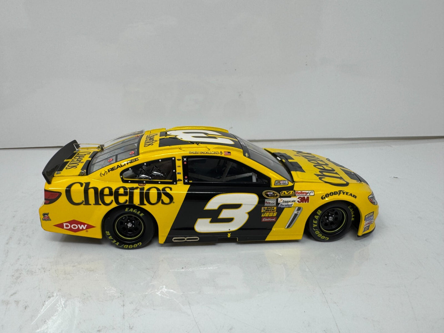 Lionel Racing Nascar #3 Austin Dillon Cheerios Black Chassis 2014 SS 1:24 Diecast