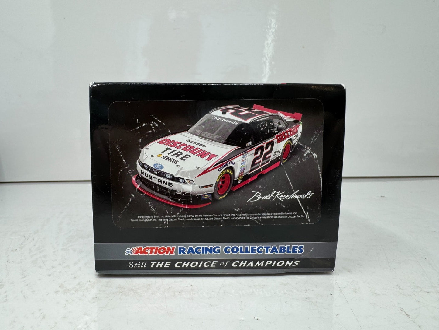 Lionel Nascar #22 Brad Keselowski Discount Tire 2014 Mustang 1:24 Diecast