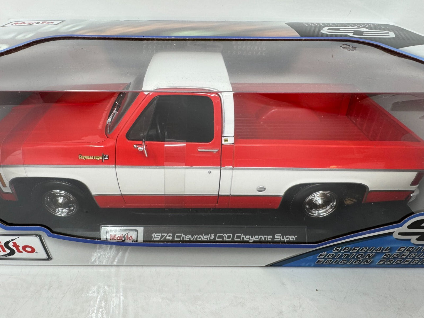 Maisto 1974 Chevrolet C10 Cheyenne Super Special Edition 1:18 Diecast