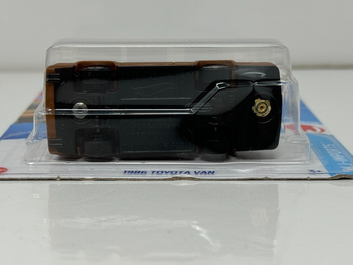 Hot Wheels HW J-Imports 1986 Toyota Van 1:64 Diecast