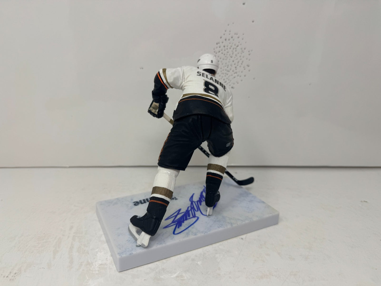 McFarlane NHL Teemu Selanne Anaheim Ducks Figure Auto Signed