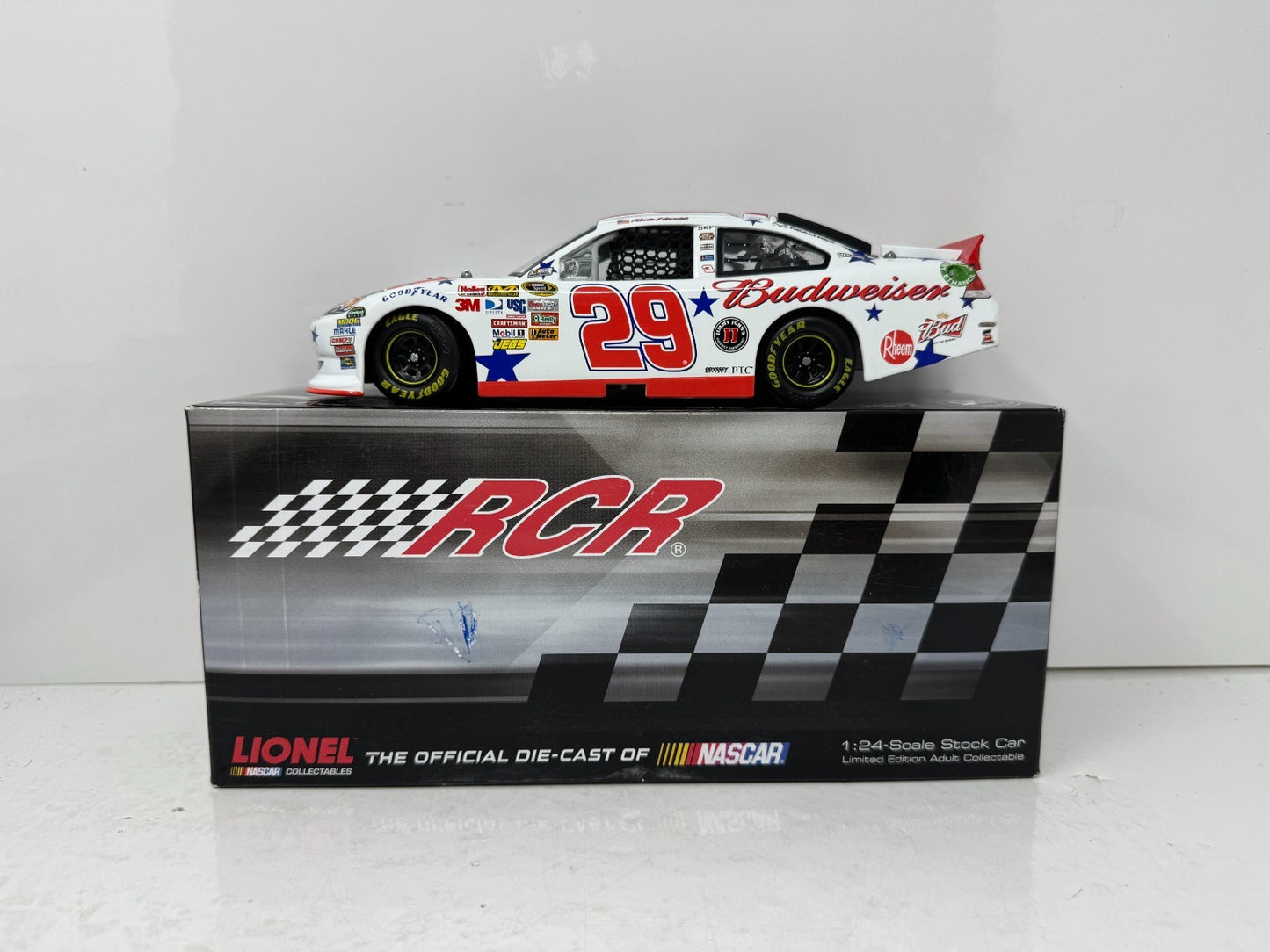 Lionel Racing Nascar #29 Kevin Harvick Budweiser 4th of July Chevy Impala 1:24 Diecast