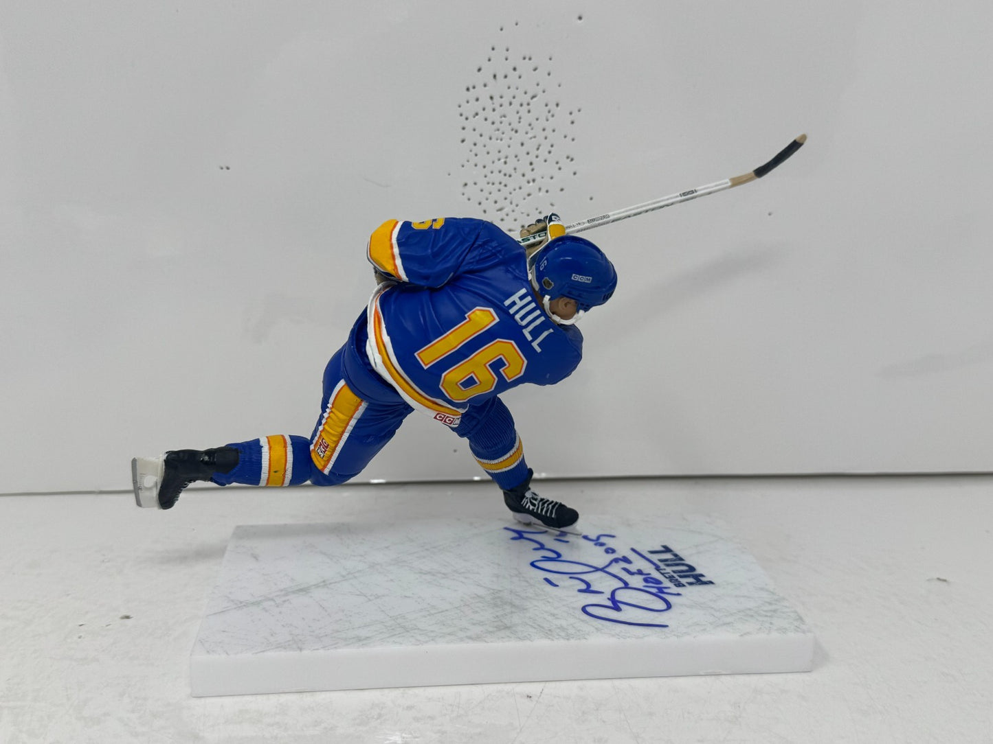 McFarlane NHL Brett Hull St. Louis Blues Figure Auto Signed