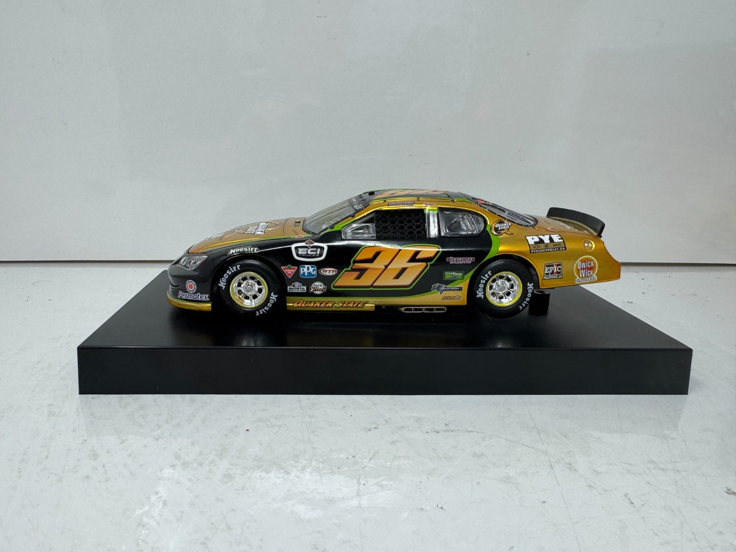 Lionel Nascar #36 Gary Elliott Quaker State 2022 Chevy 1:24 Diecast AUTOGRAPHED