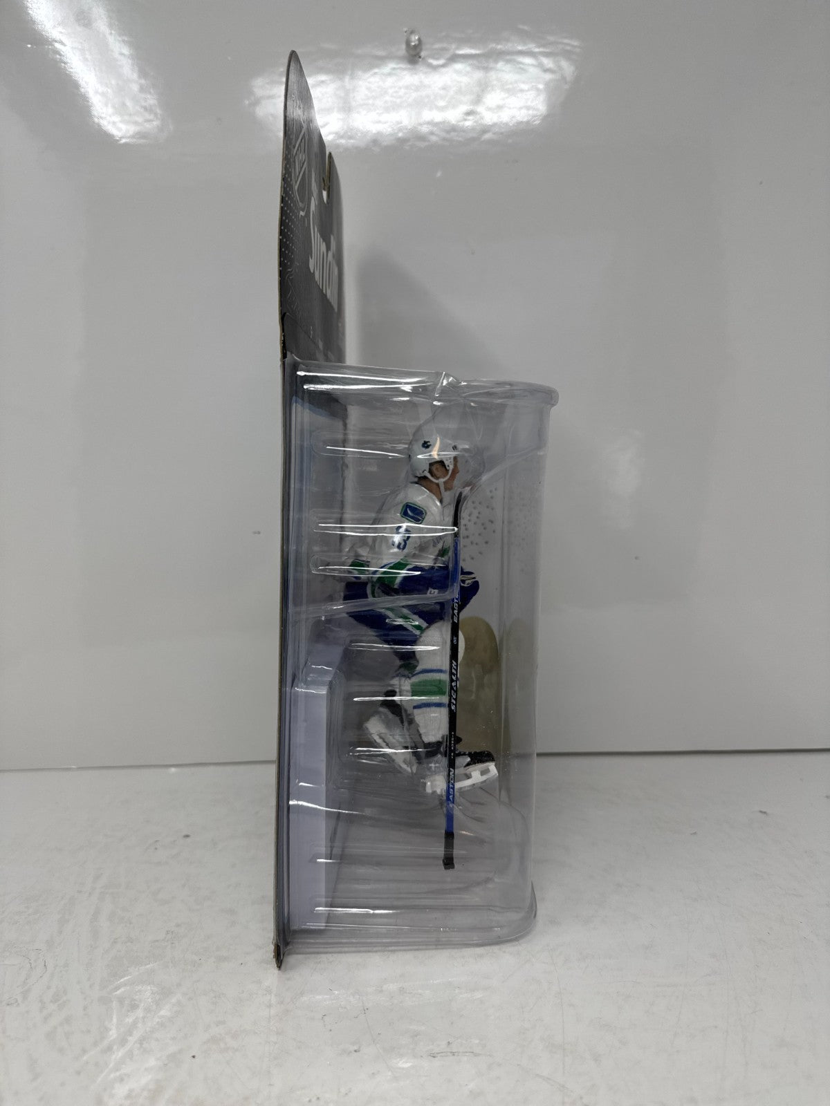 McFarlane NHL Mats Sundin Vancouver Canucks Series 22 Figure