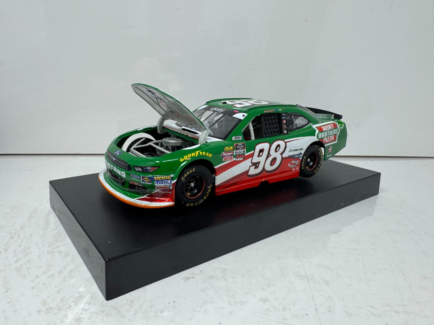 Lionel Nascar #98 Kevin Harvick Hunt Brothers Pizza Atlanta Win 1:24 Diecast