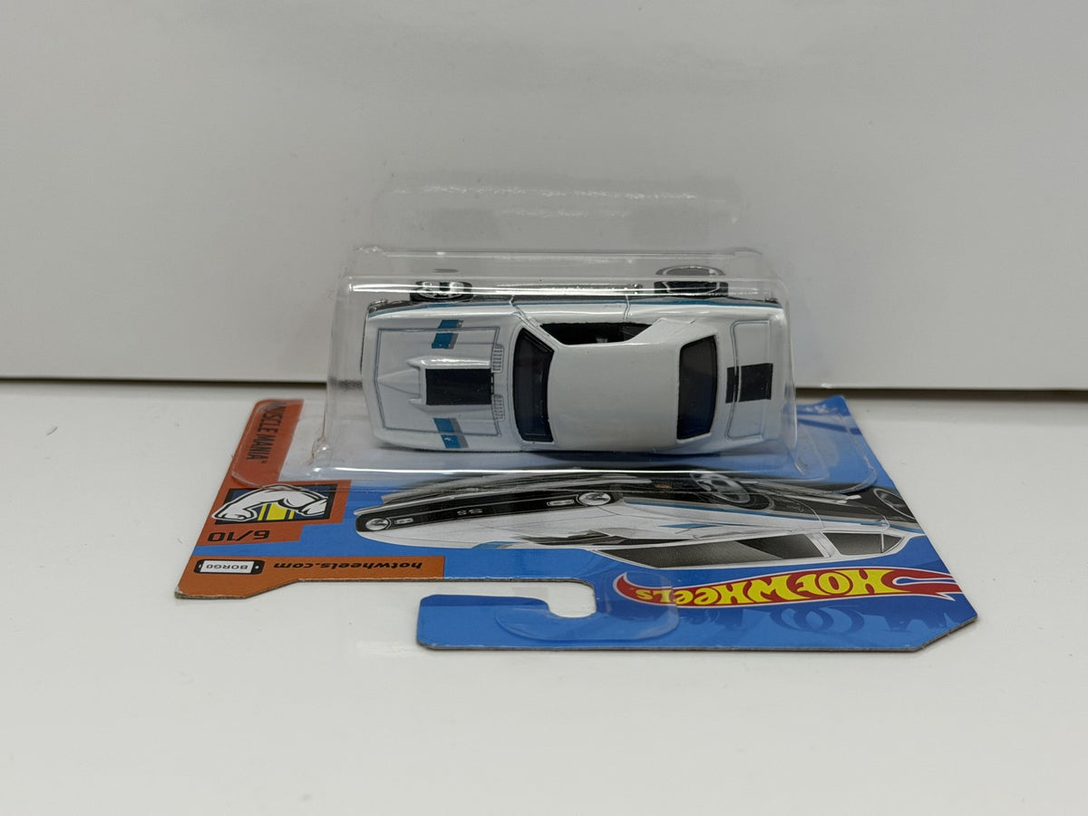 Hot Wheels Muscle Mania 1968 COPO Camaro 1:64 Diecast White Short Card