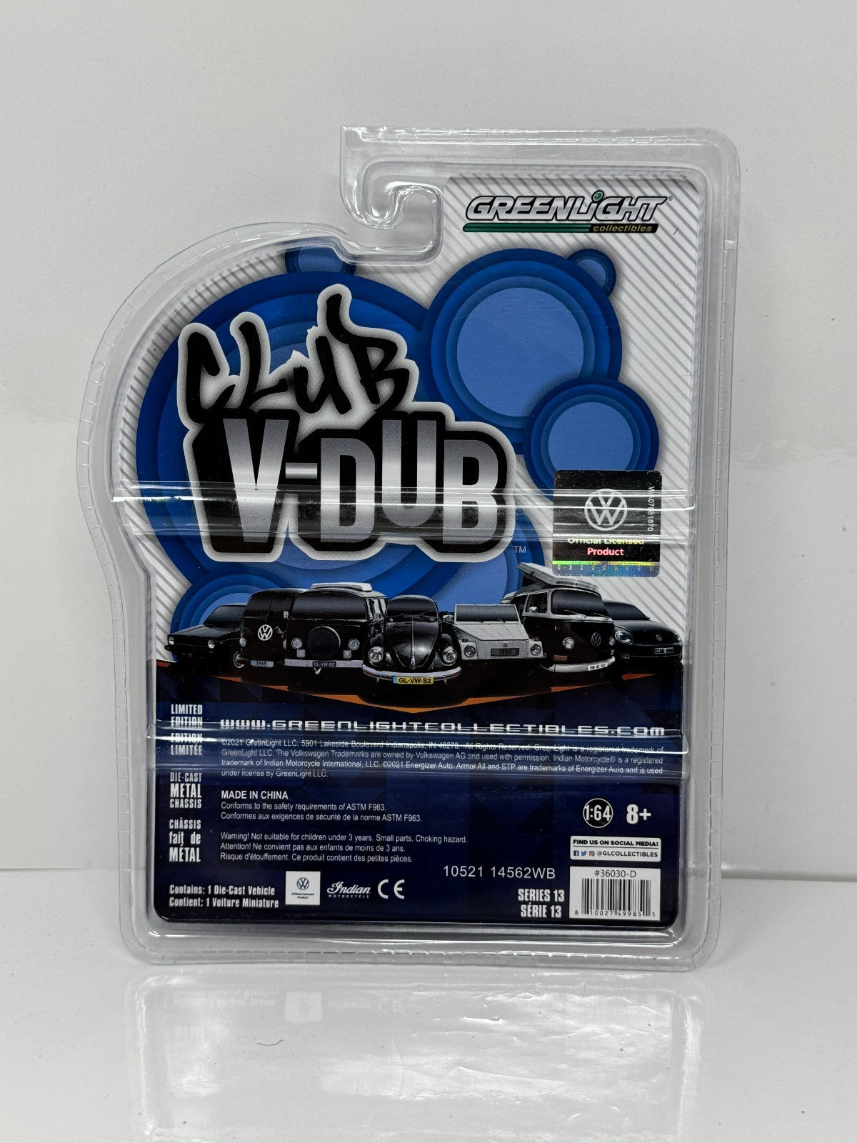 Greenlight Club V-Dub Classic Volkswagen Beetle Airport Police 1:64 Diecast