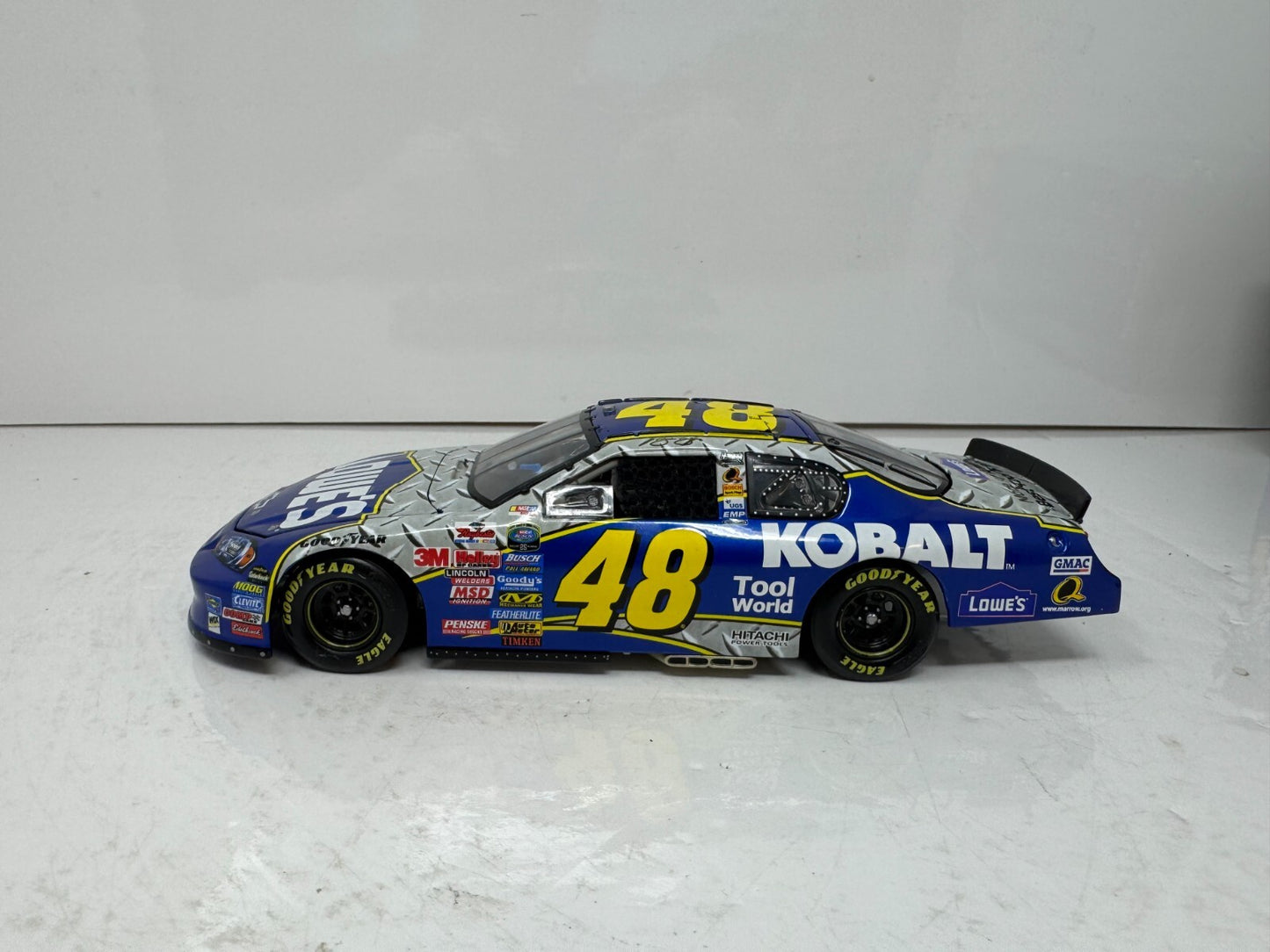 Motorsports Authentics #48 Jimmie Johnson Lowe's Kobalt 2006 Chevy 1:24 Diecast
