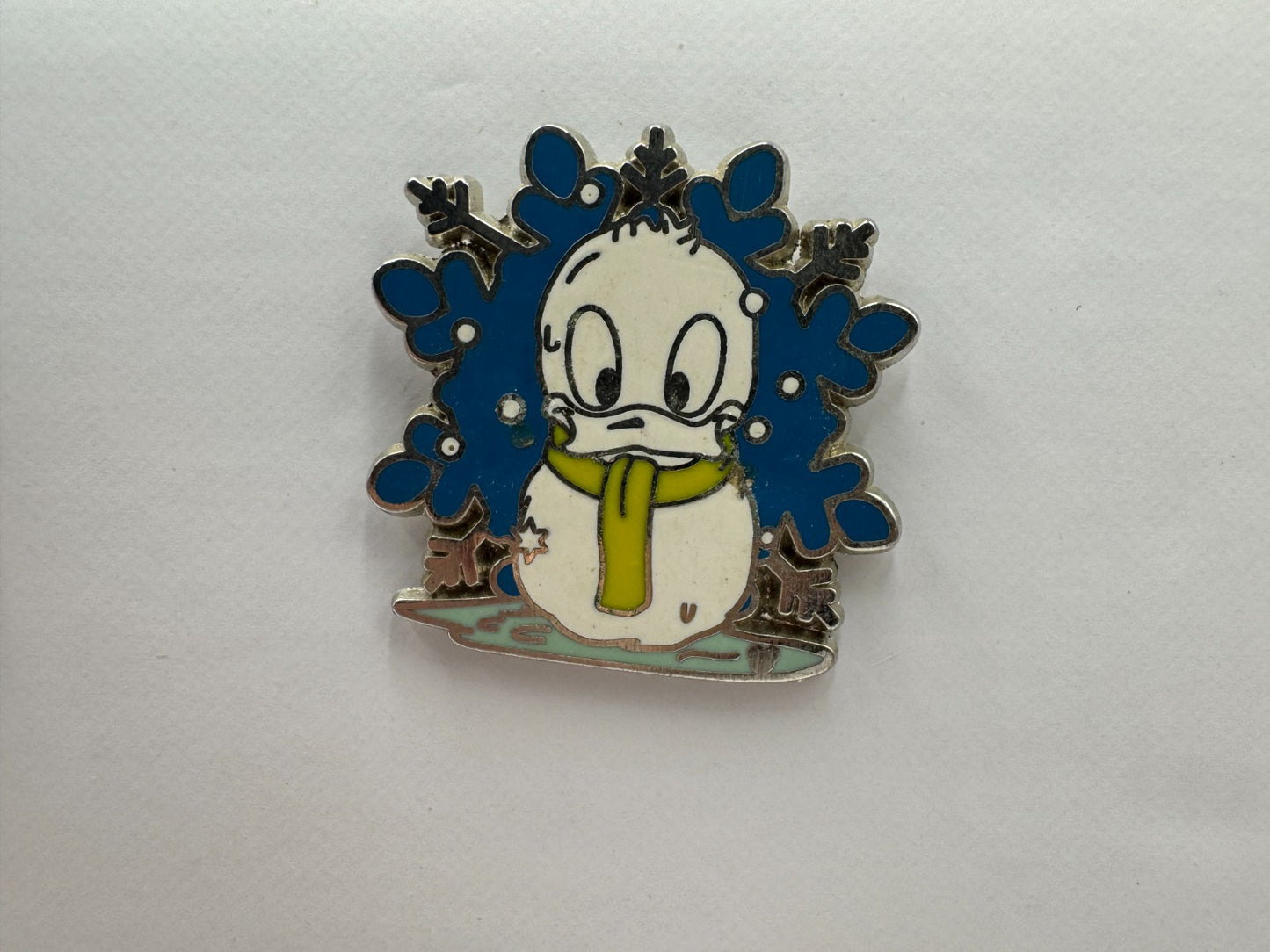 DLR Disney Donald Snowman Snowflake Hidden Mickey Trading Pin DC2S10