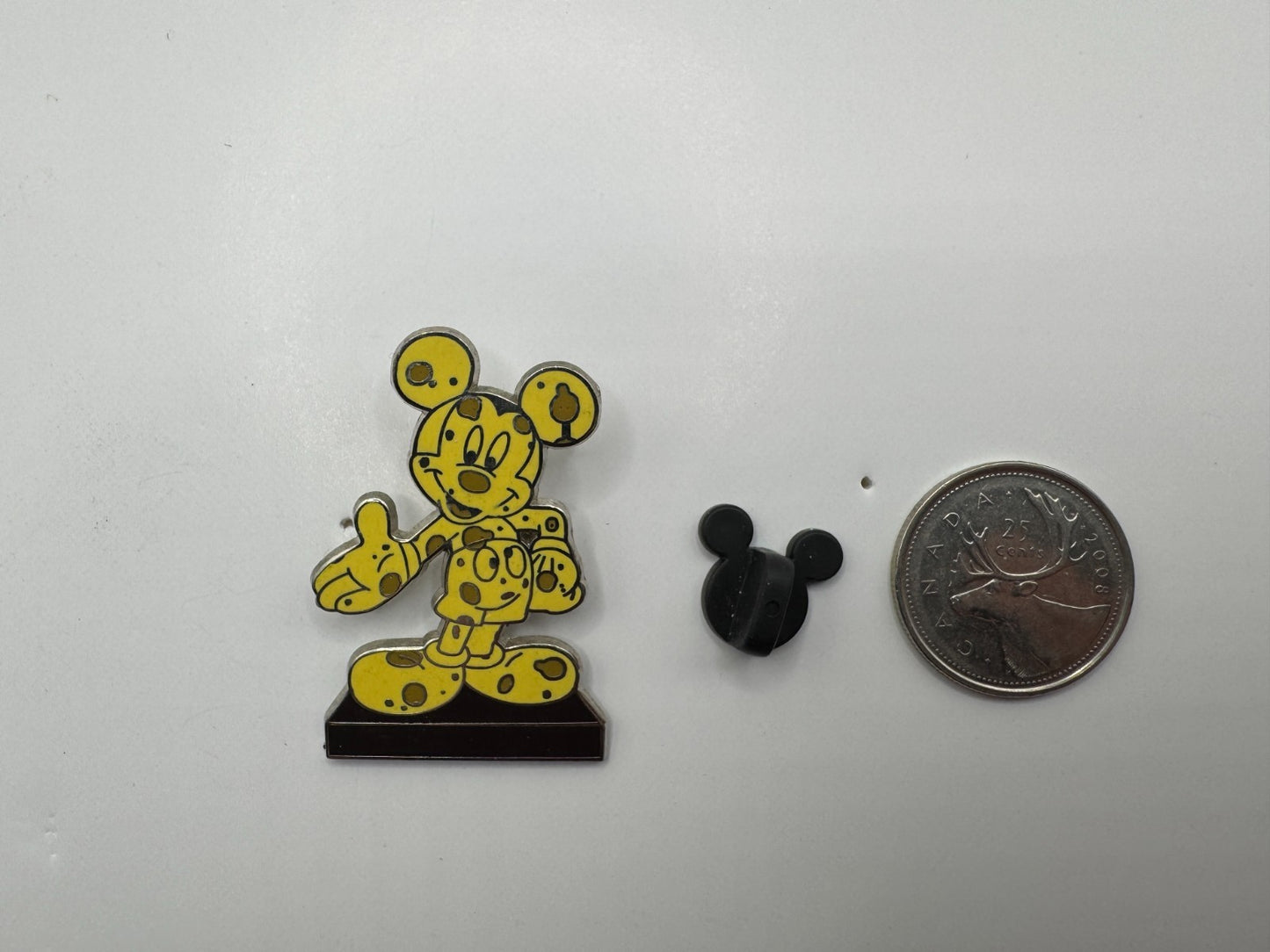 Disney Big Cheese Mickey Mouse InspEARations Statue Trading Pin DC2S1