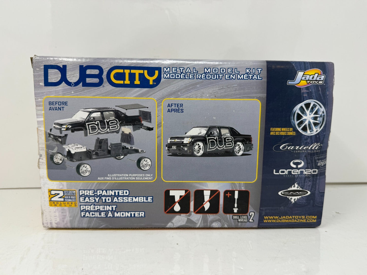 Jada Dub City 2001 Chevy Avalanche Yellow Metal Model Kit 1:24 Diecast