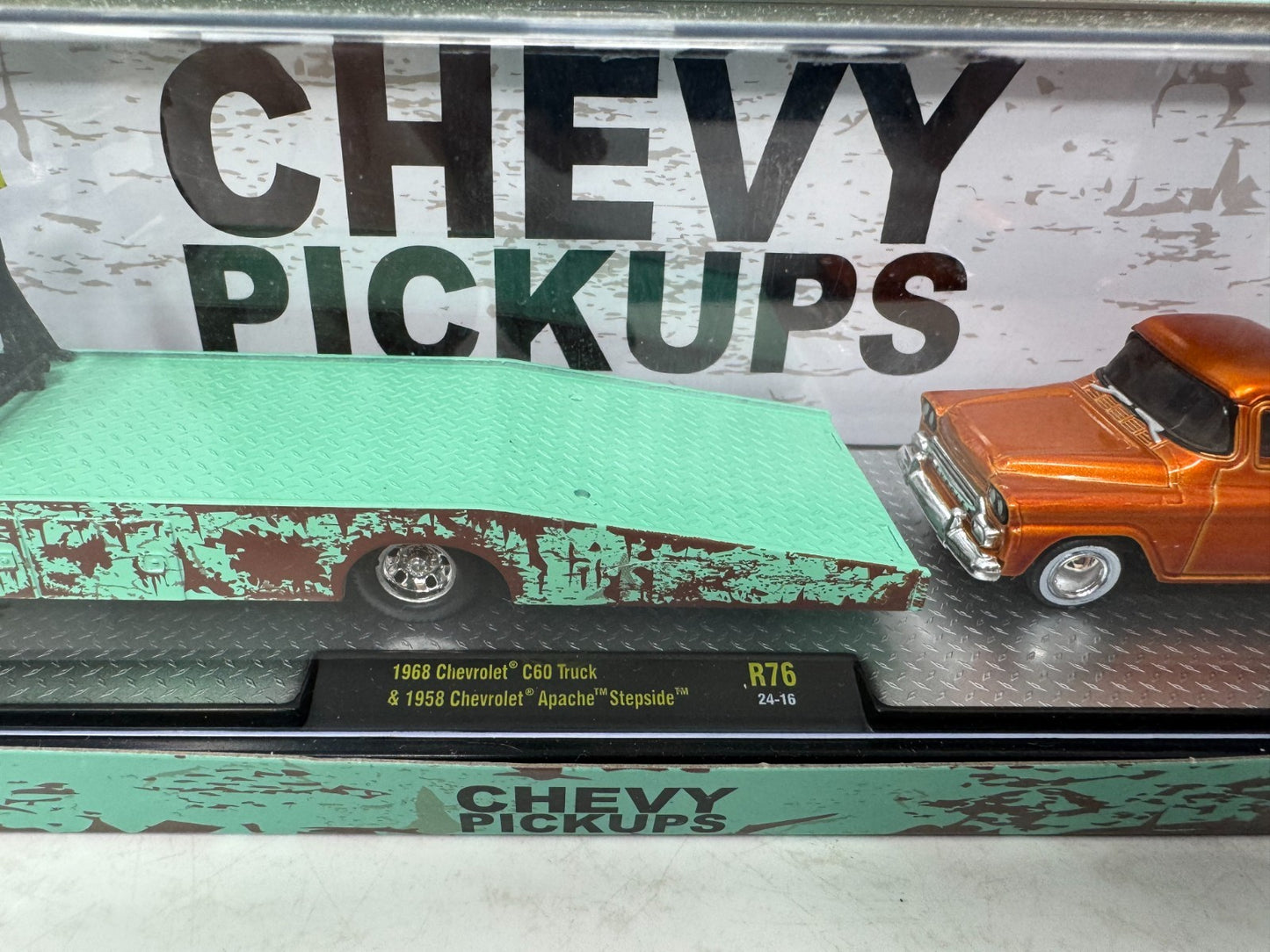 M2 Machines Auto Haulers 1958 Chevrolet Apache Stepside & C60 Truck 1:64 Diecast