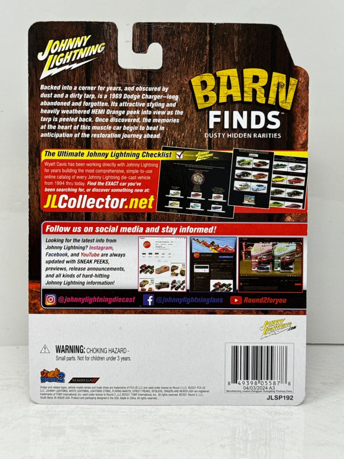 Johnny Lightning Barn Finds 1969 Dodge Charger R/T 1:64 Diecast