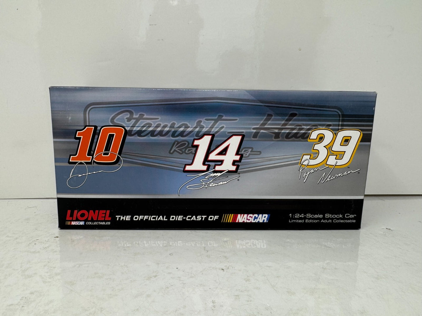 Lionel Nascar #39 Ryan Newman Outback Steakhouse 2012 Chevy Impala 1:24 Diecast