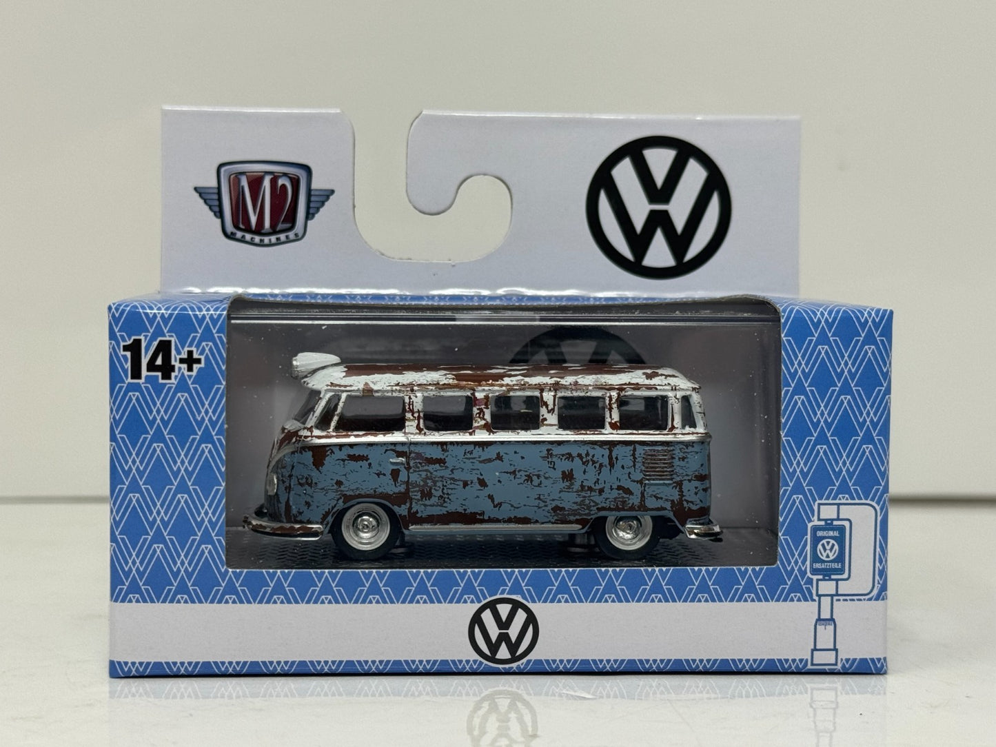 M2 Machines Rusty 1958 Volkswagen VW Microbus 15 Window USA Model 1:64 Diecast