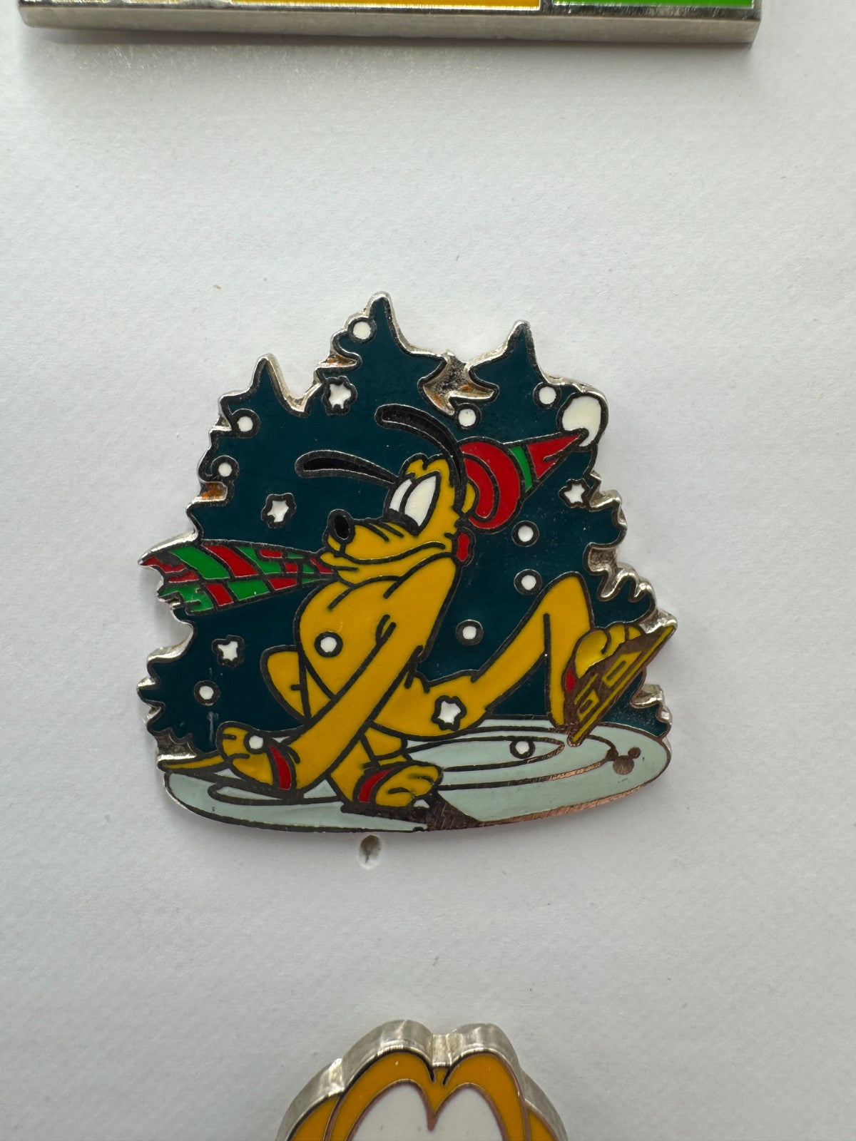 DLR Disney Pluto Holidays Cast Lanyard Series Trading Pin DC1S10