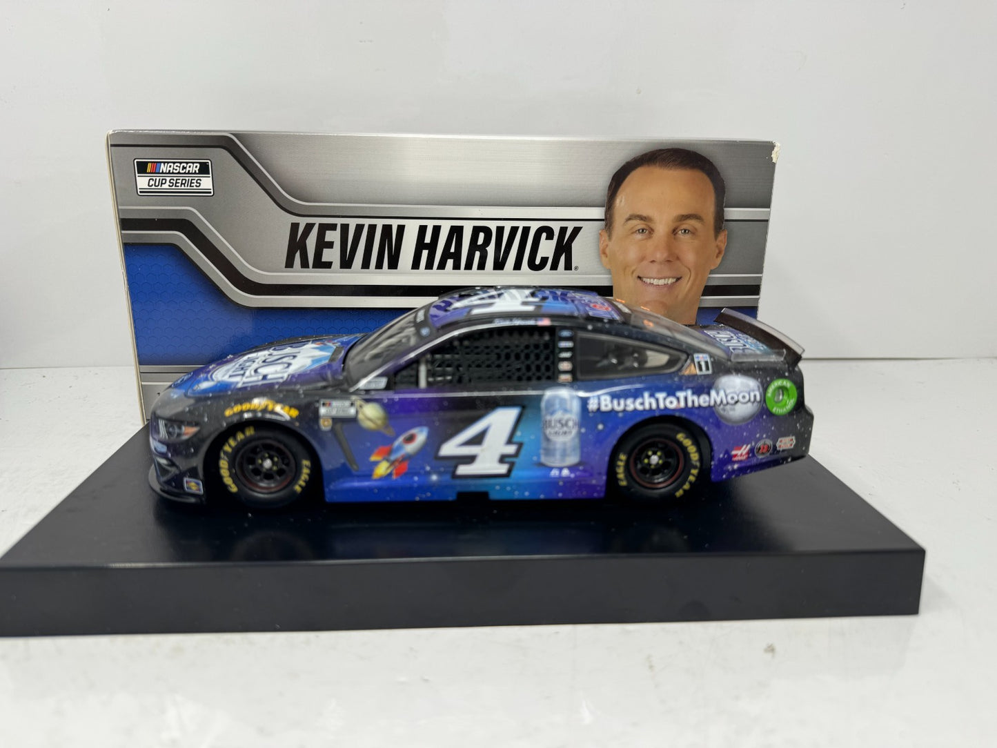 Lionel Racing Nascar #4 Kevin Harvick Busch #Buschtothewin Ford Mustang 1:24 Diecast