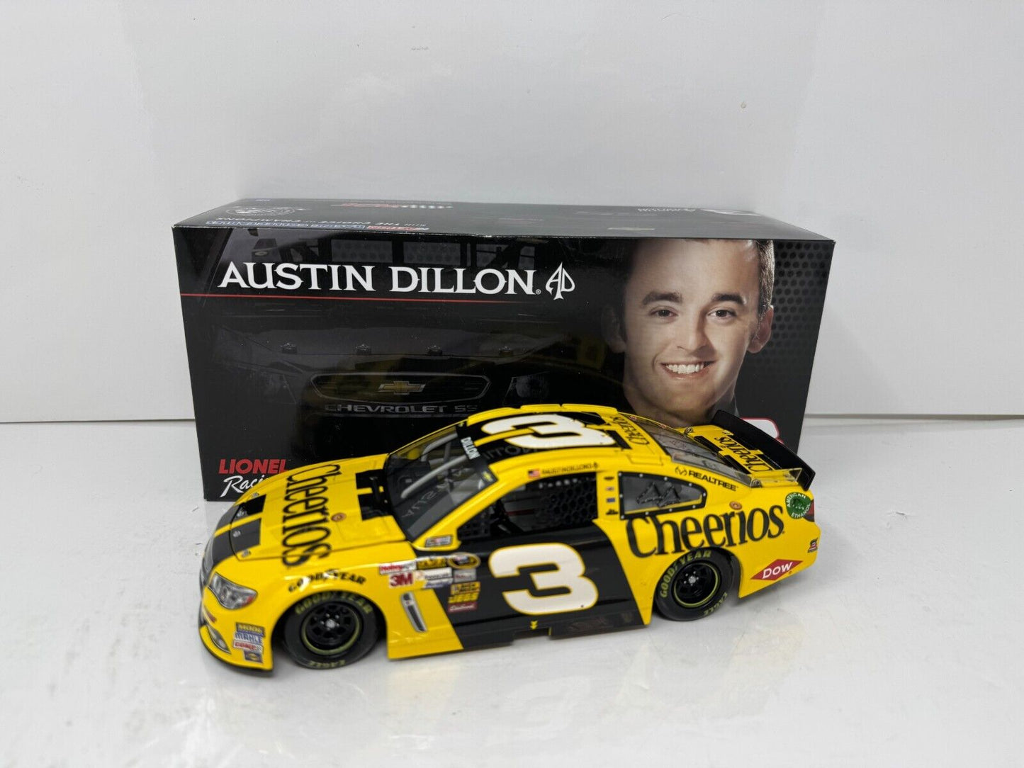 Lionel Racing Nascar #3 Austin Dillon Cheerios Black Chassis 2014 SS 1:24 Diecast