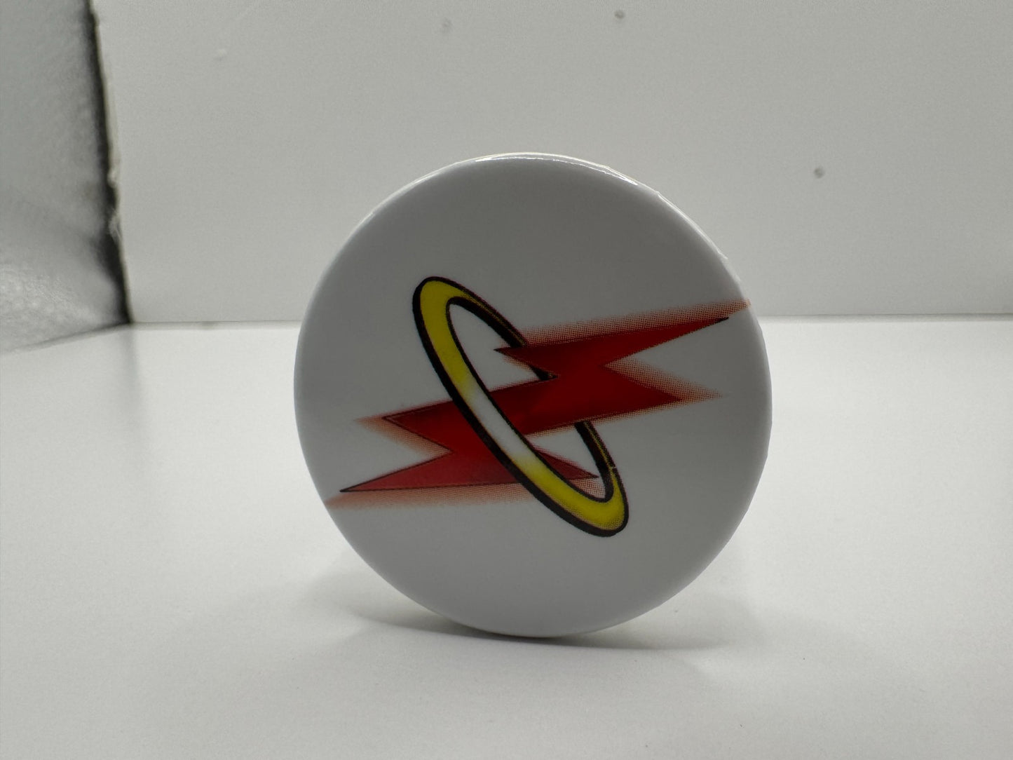DC The Flash Logo Pin-back Button UDT1