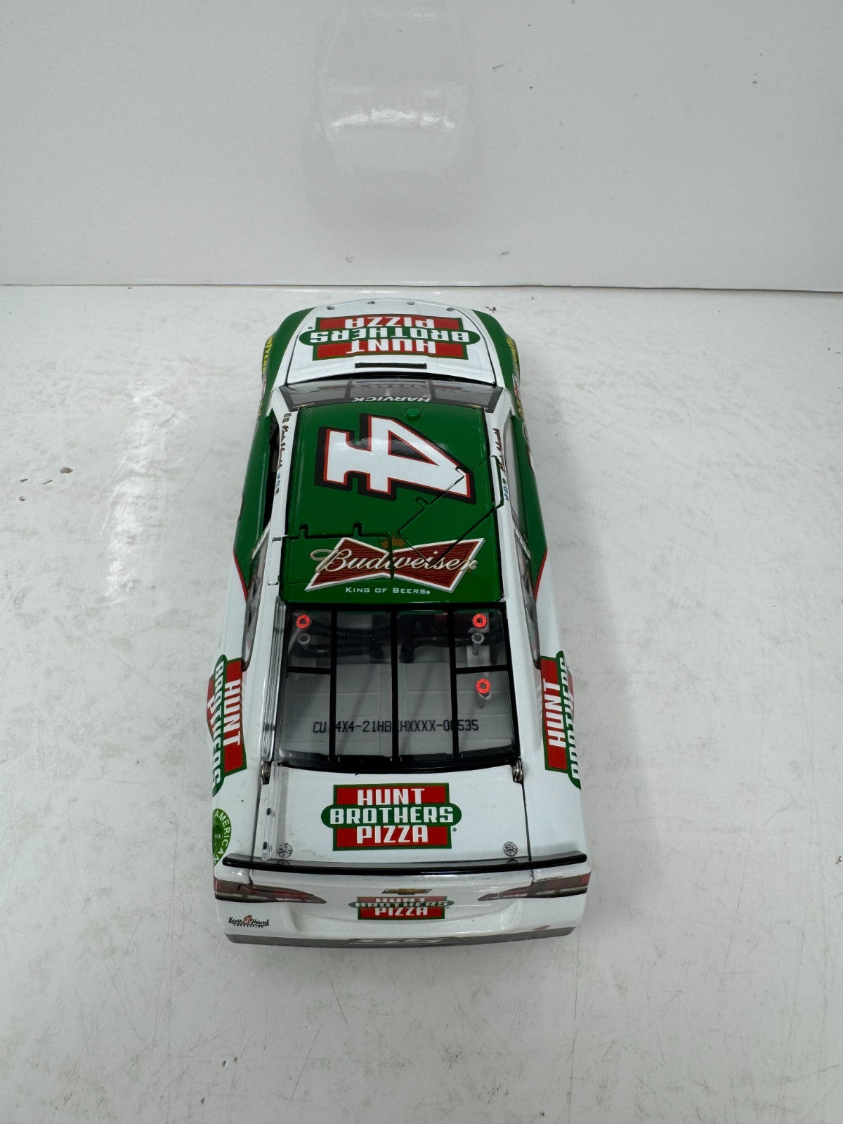 Lionel Racing Nascar #4 Kevin Harvick Hunts Brothers Pizza 2014 Chevy SS 1:24 Diecast