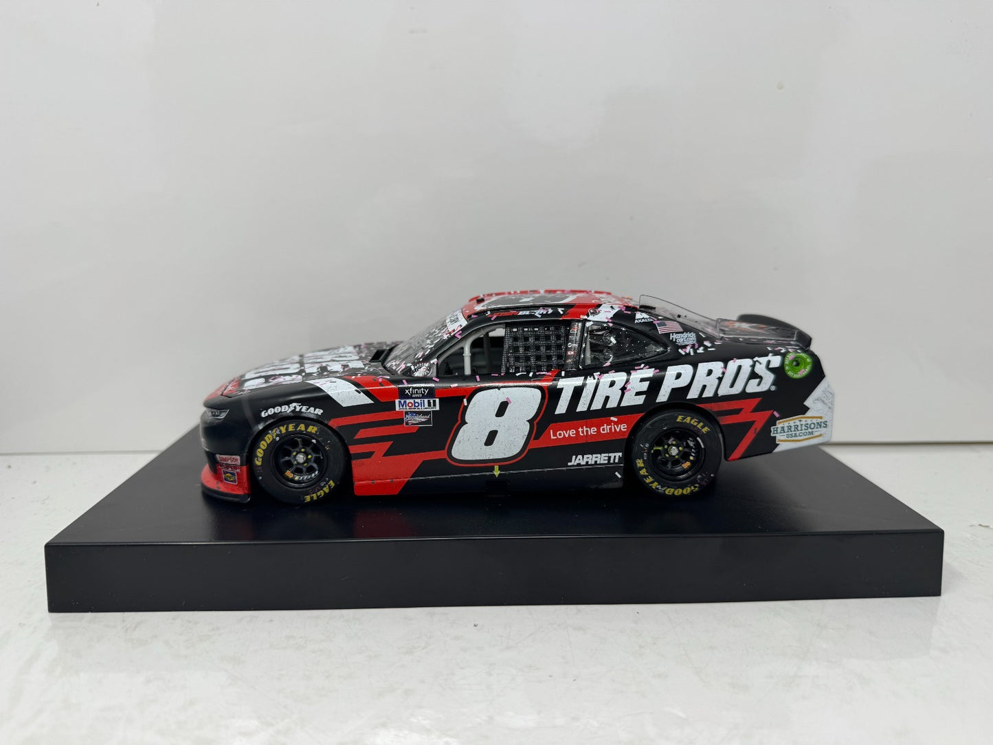 Lionel Racing Nascar #8 Josh Berry 2022 Chevy Camaro 1:24 Diecast Raced Version AUTO