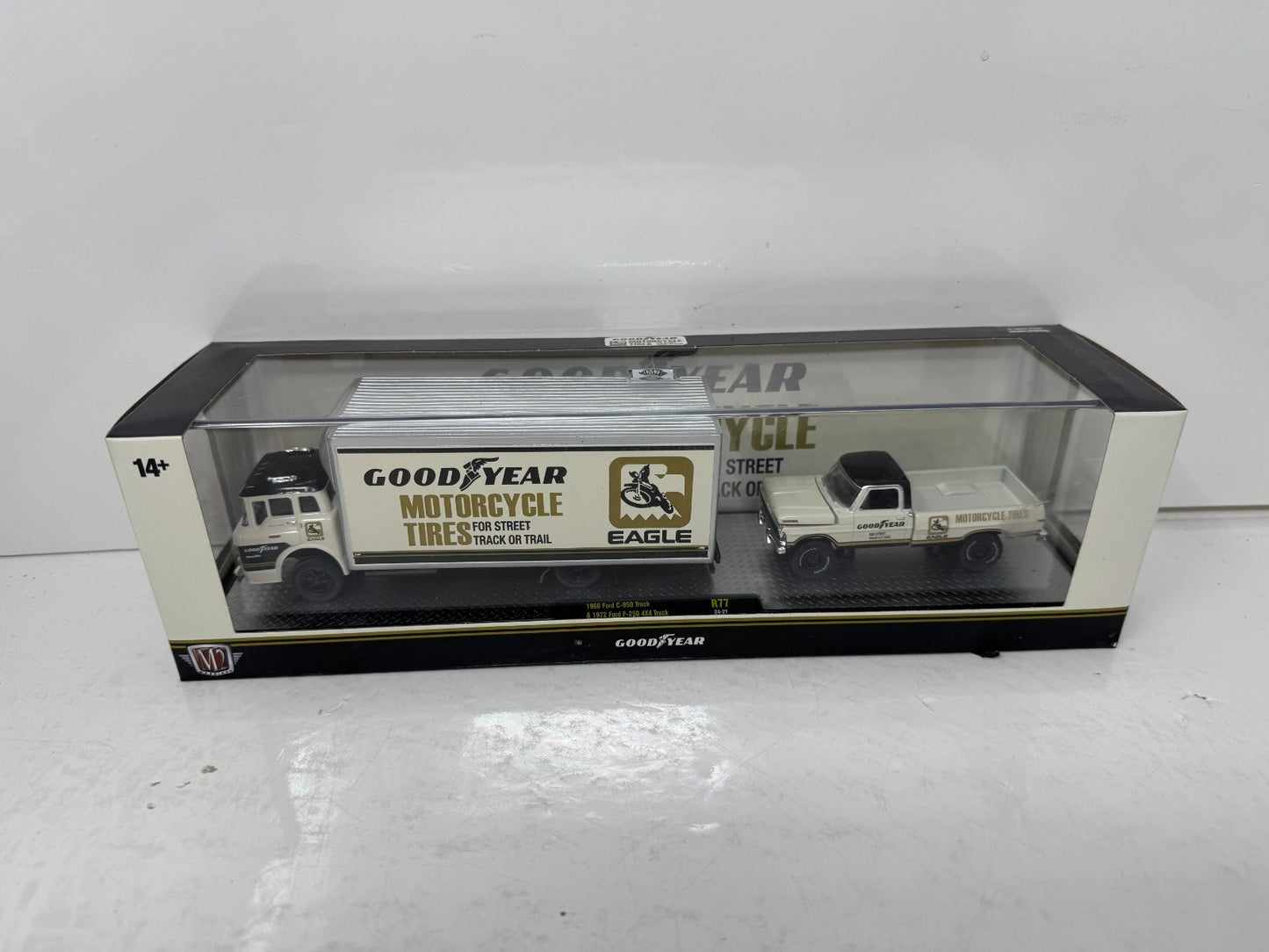 M2 Machines Auto Haulers 1972 Ford F-250 4x4 & 1966 Ford C-950 1:64 Diecast