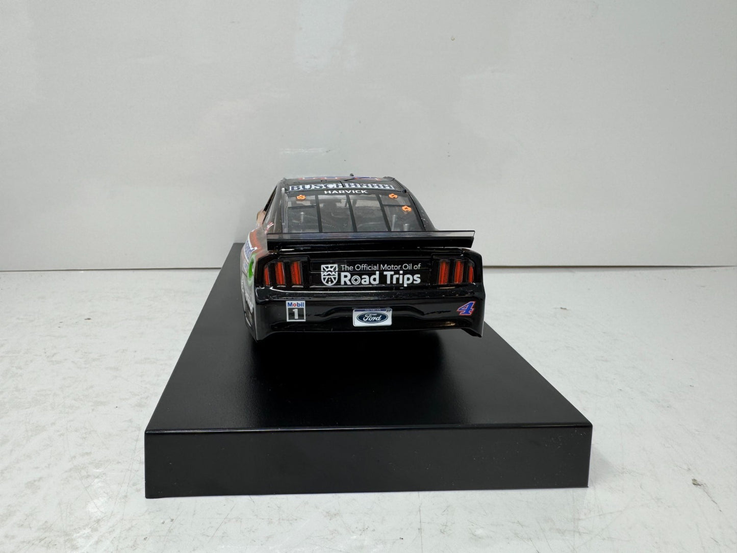 Lionel Racing Nascar #4 Kevin Harvick Mobil 1 Summer Road Trip Mustang 1:24 Diecast