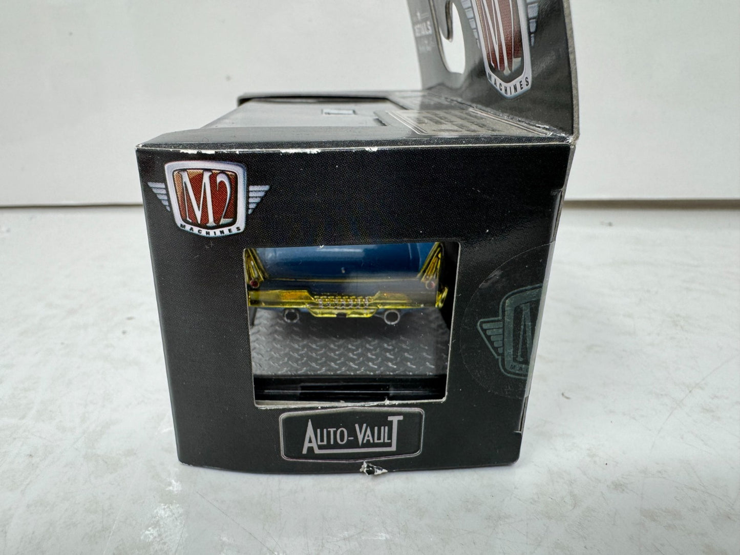 M2 Machines Auto Vault 1958 Plymouth Fury 1:64 Diecast Custom