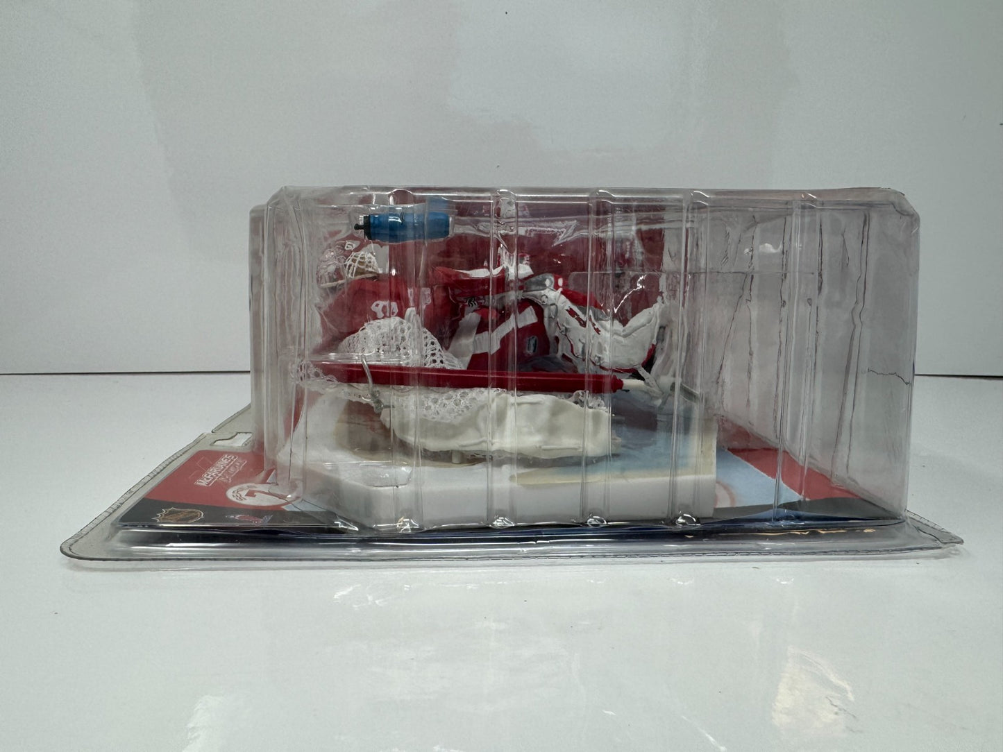 McFarlane NHL Dominik Hasek Detroit Red Wings Series 7 Figurine