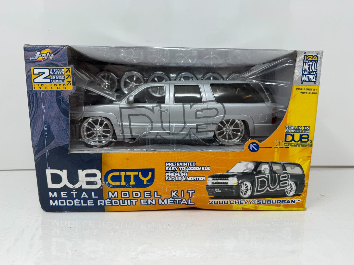 Jada Dub City 2000 Chevy Suburban Gray Metal Model Kit 1:24 Diecast