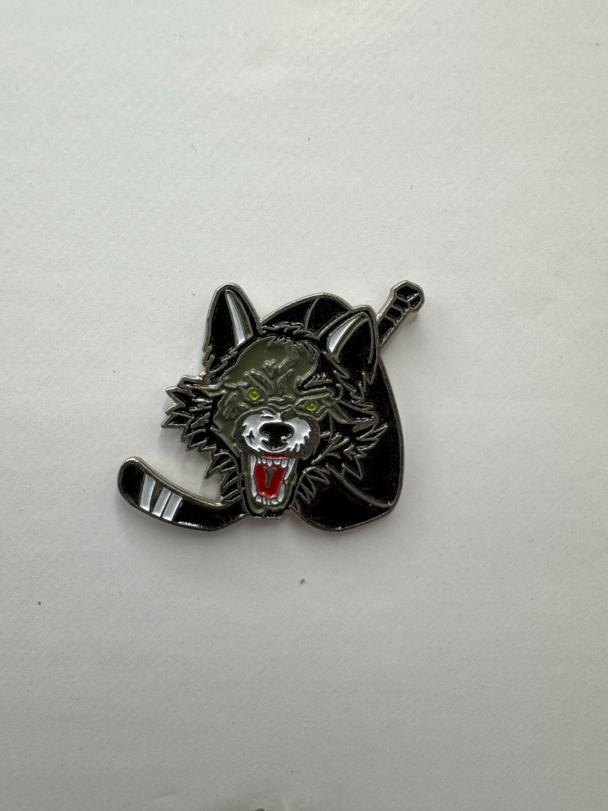 Chicago Wolves AHL Hockey Team Logo Lapel Pin UDT1