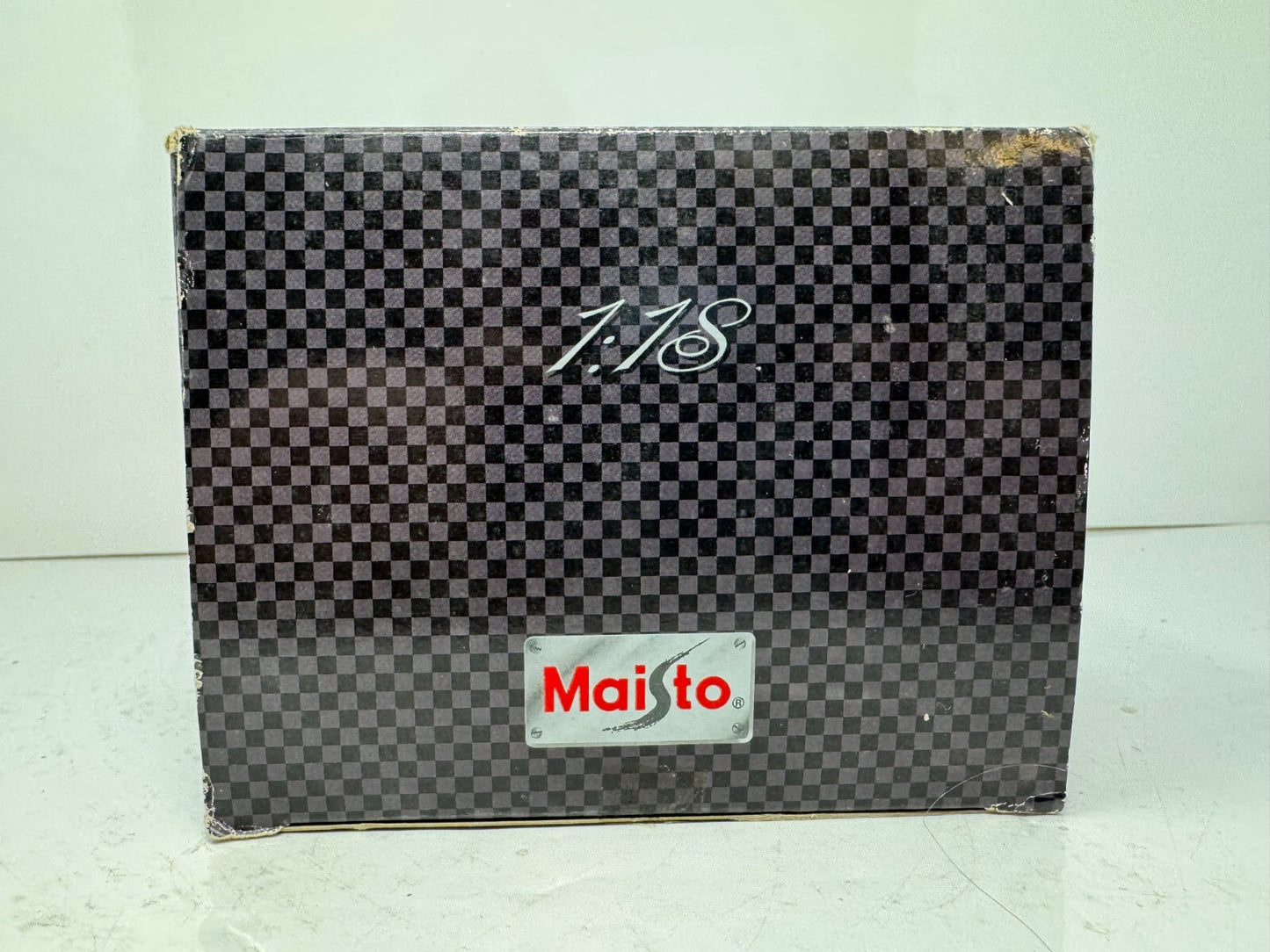 Maisto 1994 Porsche 911 Carrera Cabriolet Silver Edition 1:18 Diecast