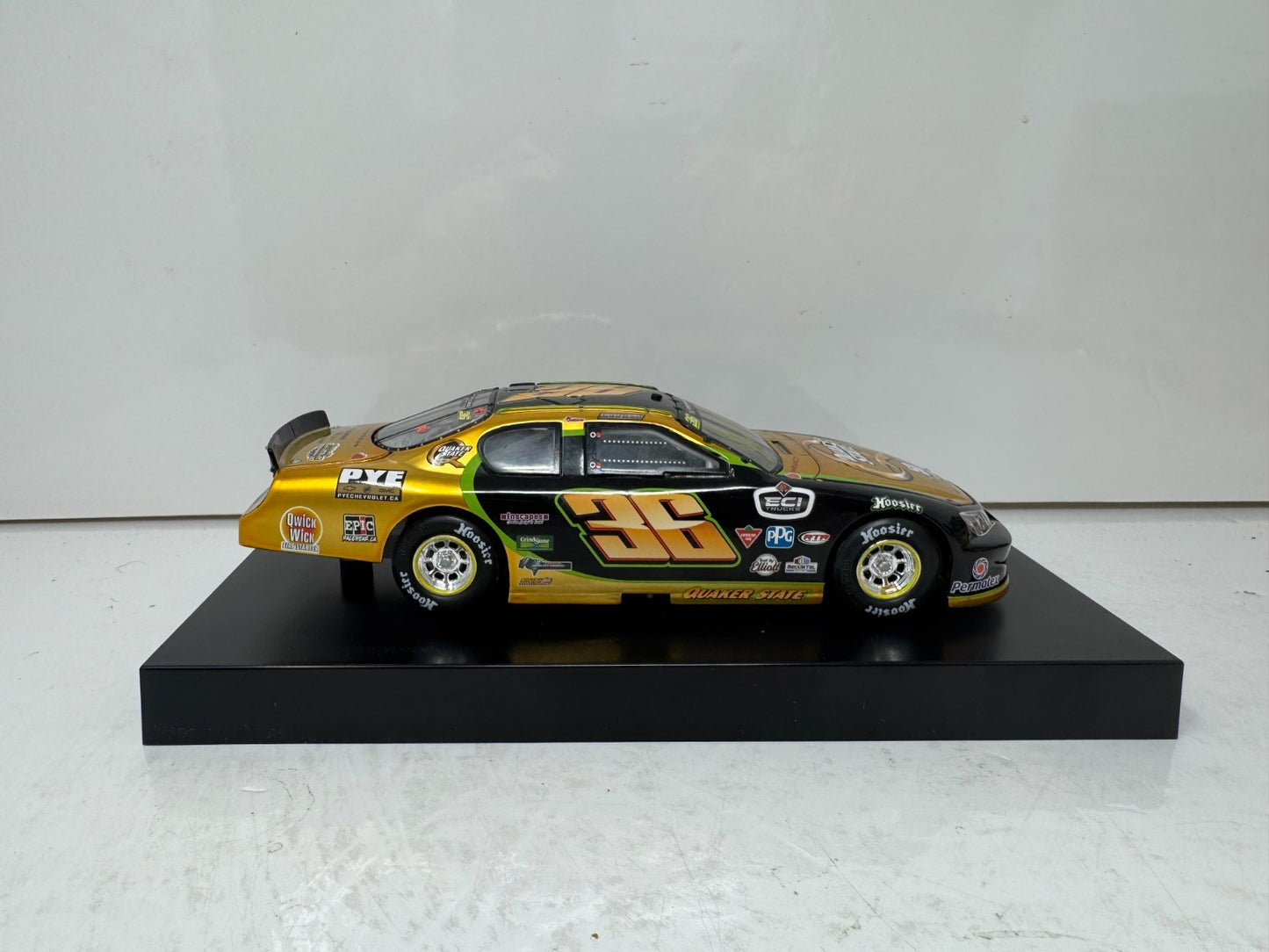Lionel Nascar #36 Gary Elliott Quaker State 2022 Chevy 1:24 Diecast AUTOGRAPHED