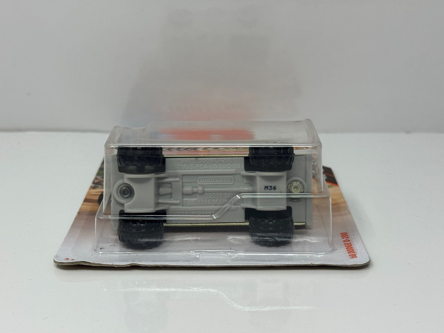 Matchbox MBX Off-Road 1968 Dodge D200 1:64 Diecast