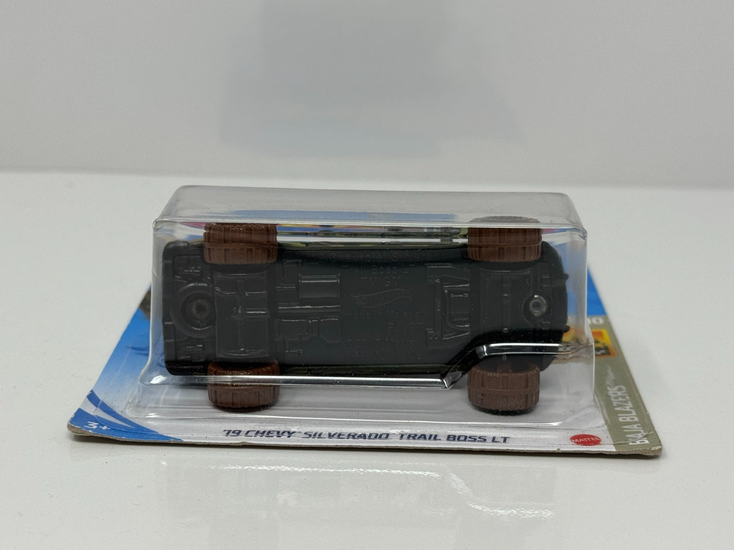 Hot Wheels Baja Blazers 2019 Chevy Silverado Trail Boss LT 1:64 Diecast