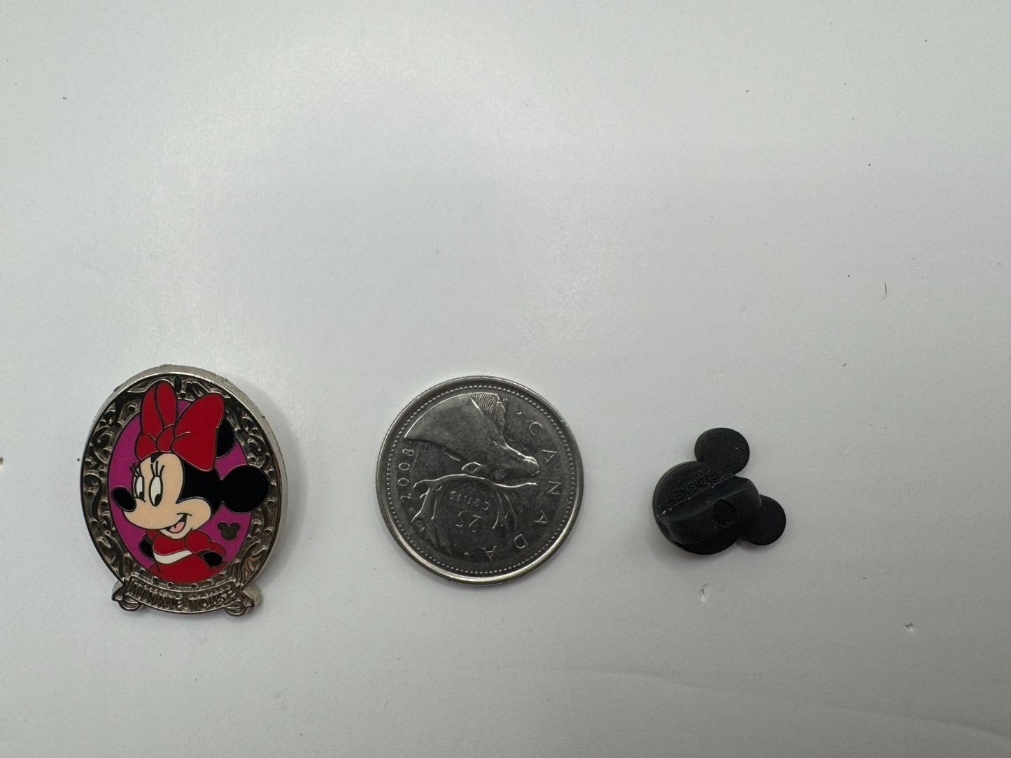 DLR Disney Minnie Mouse Character Frames Hidden Mickey Trading Pin DC2S2