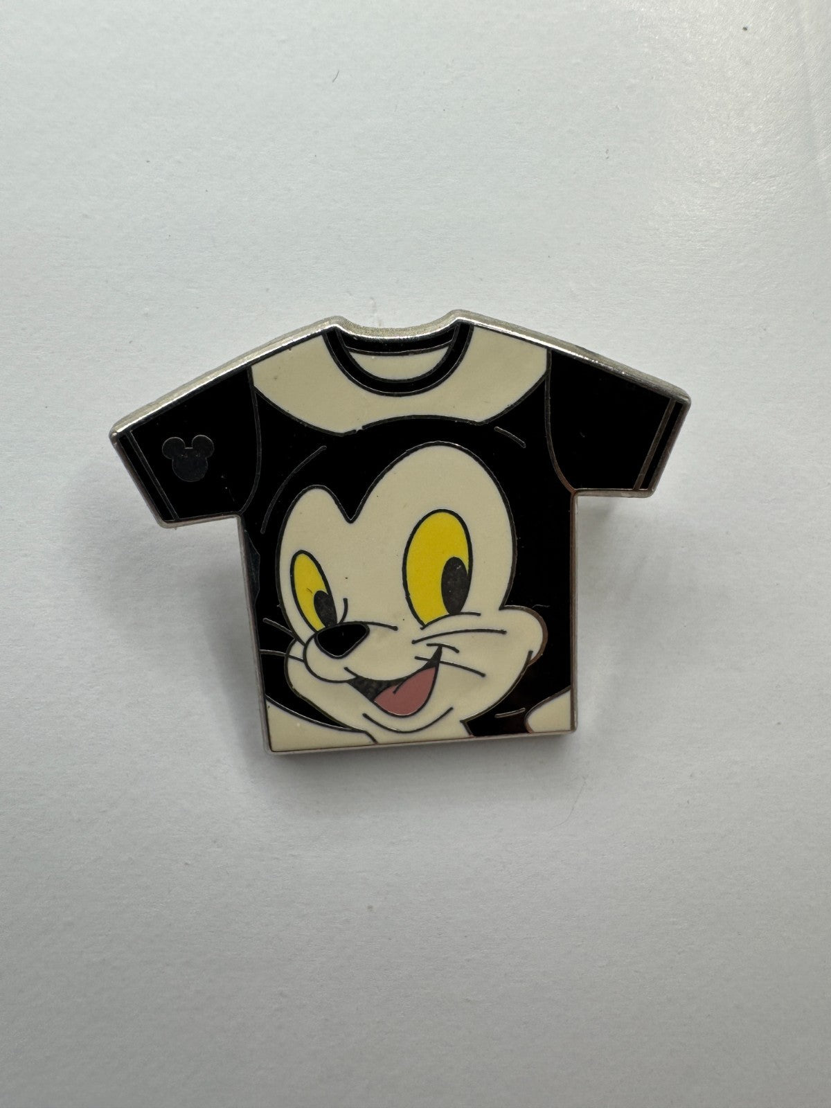 WDW Disney T-Shirt Collection Figaro Hidden Mickey Pinocchio Trading Pin DC1S3