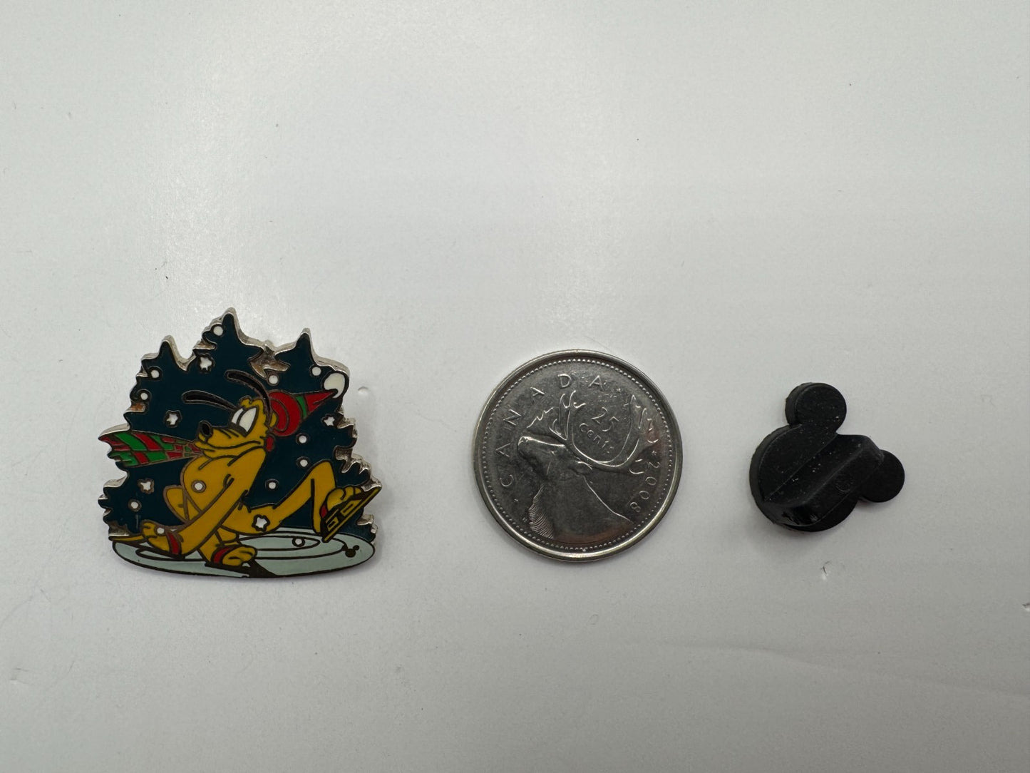 DLR Disney Pluto Holidays Cast Lanyard Series Trading Pin DC1S10