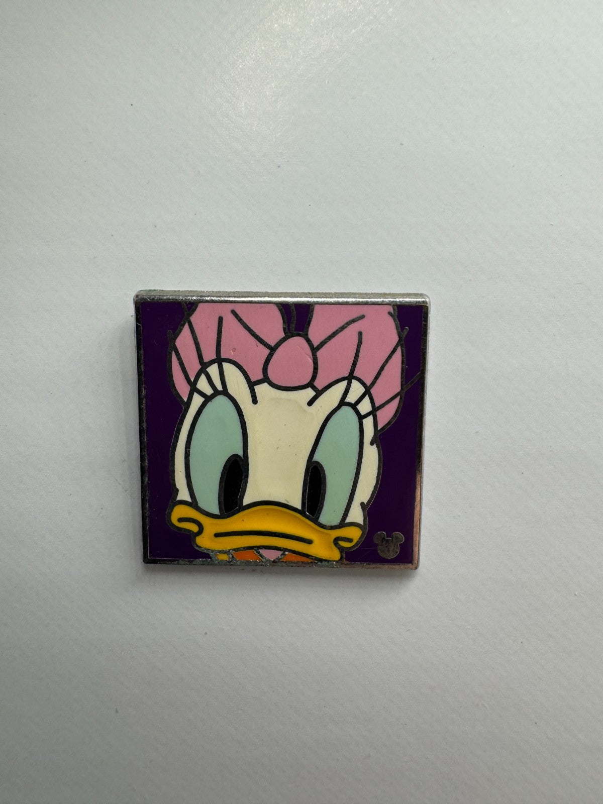 DLR Disney Daisy Duck Character Faces Hidden Mickey Trading Pin DC2S10