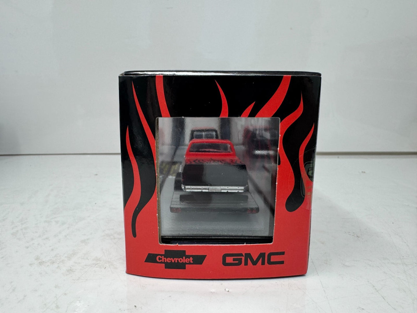 M2 Machines Auto Haulers 1976 GMC Sierra Grande & Chevrolet Van G10 1:64 Diecast