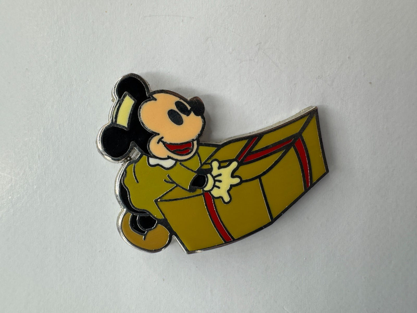 Disney Mickey Mouse Xmas Advent Calendar Orphan with Present Trading Pin DC2S1
