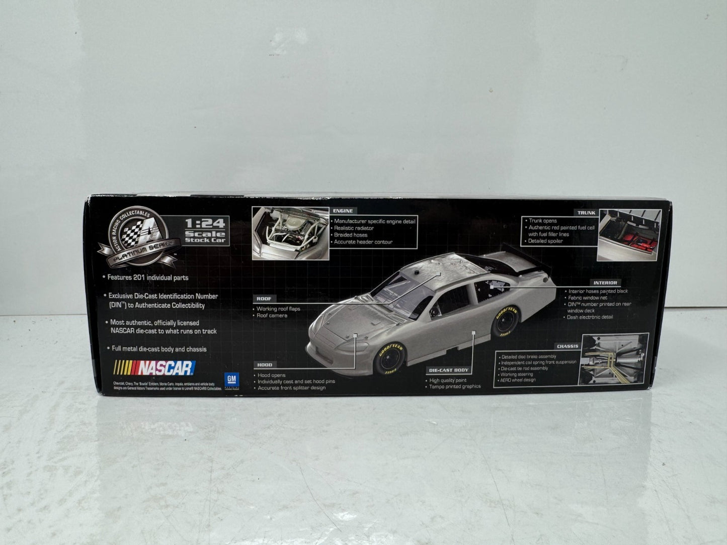 Lionel Racing Nascar #29 Kevin Harvick Rheem 2011 Chevy Impala 1:24 Diecast