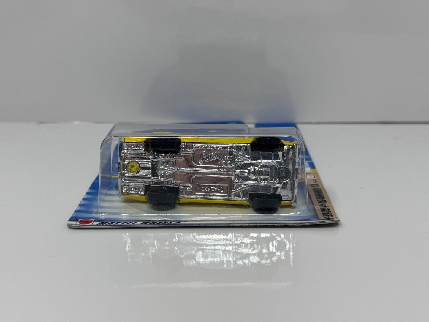 Hot Wheels Hot Rod Magazine 1970 Plymouth Road Runner 1:64 Diecast Yellow