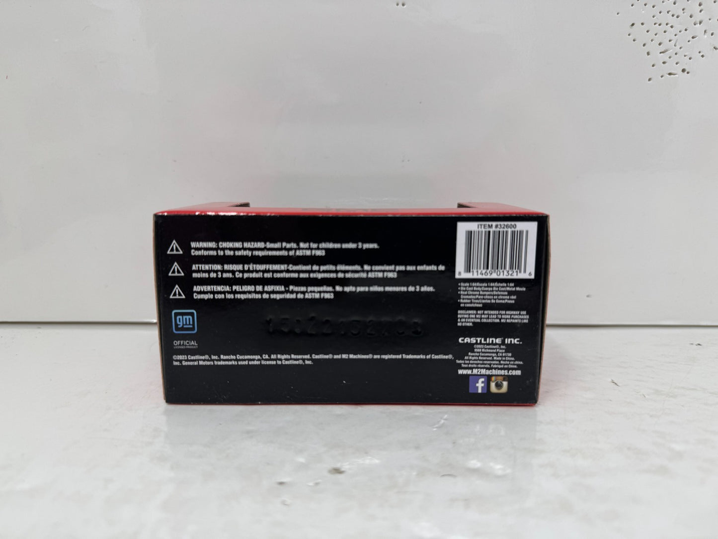 M2 Machines GMC Truck 1990 GMC Sierra 1500 1:64 Diecast